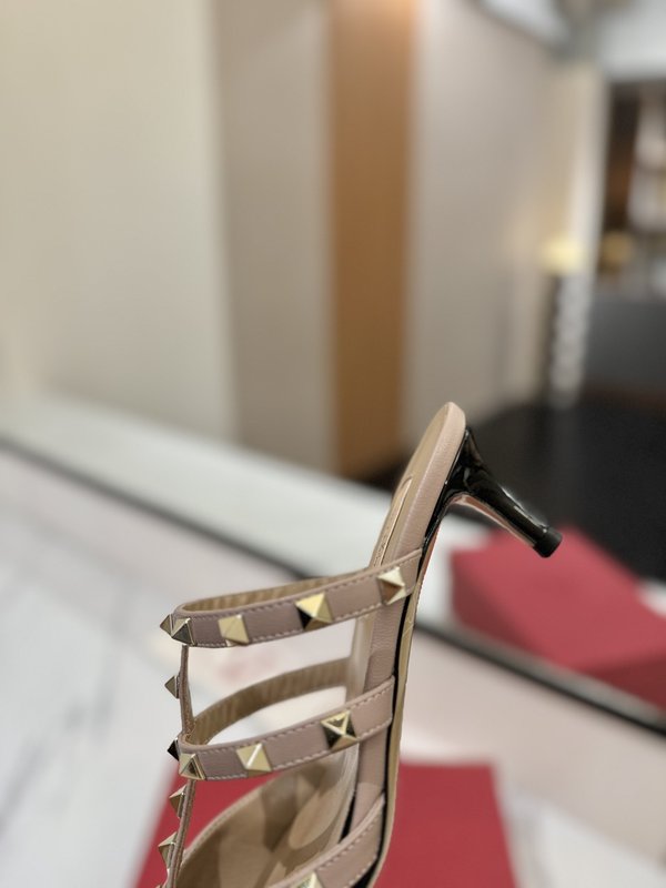 발렌티노 스터드 뾰족구두 페이던트 하이힐 슬리퍼 001-252815