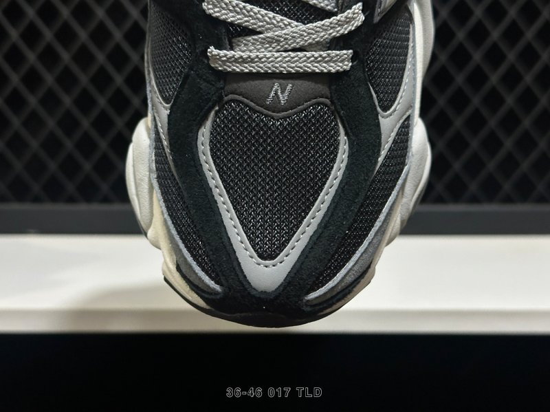 뉴발란스 NB9060 레트로 데일리 스니커즈 001-253631