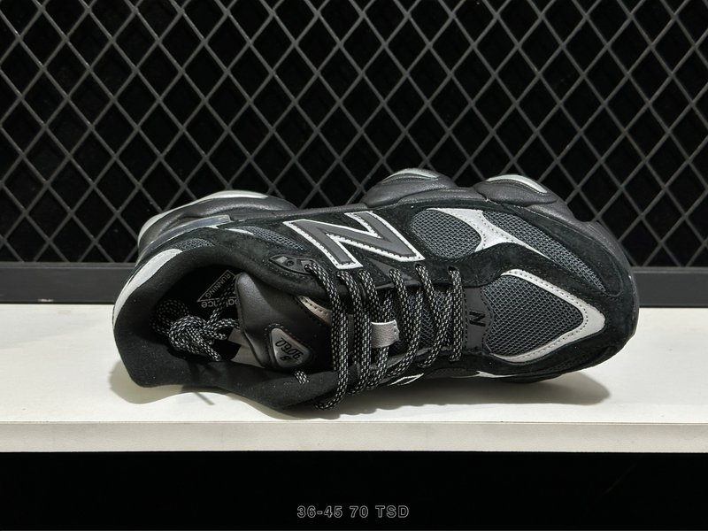 뉴발란스 NB9060 레트로 데일리 스니커즈 001-253650