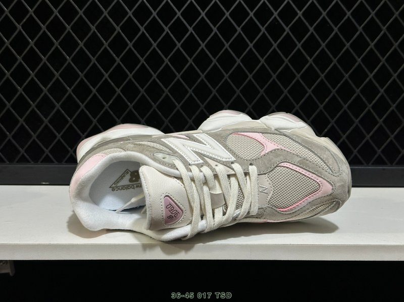 뉴발란스 NB9060 레트로 데일리 스니커즈 001-253667