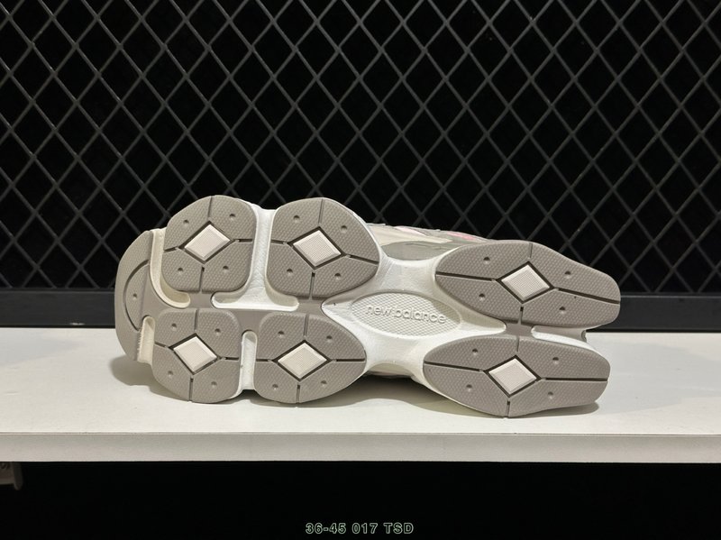 뉴발란스 NB9060 레트로 데일리 스니커즈 001-253667
