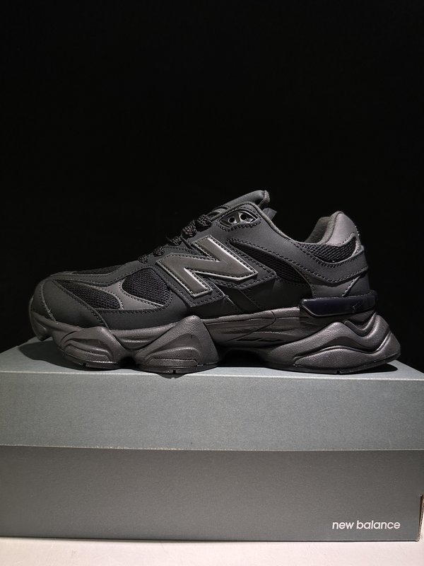 뉴발란스 NB9060 레트로 캐주얼 스니커즈 001-253670