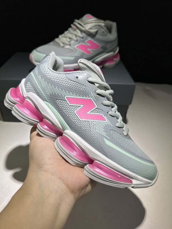 뉴발란스 NB2000 레트로 기능성 메쉬 캐주얼화 001-253713