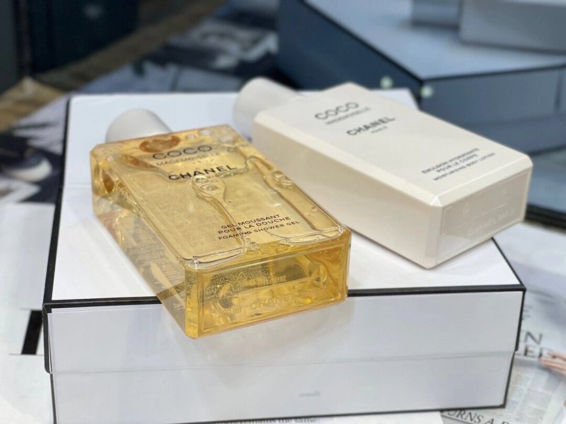 샤넬 코코 마드무아젤 바디워시 바디로션 세트 001-254774