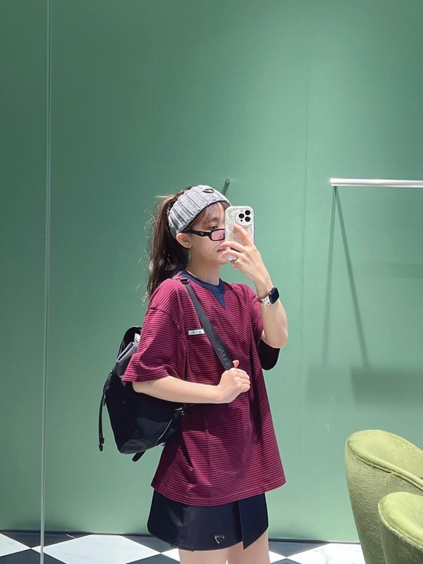 프라다 레드 스트라이프 루즈핏 숏슬리브 티셔츠 001-255594
