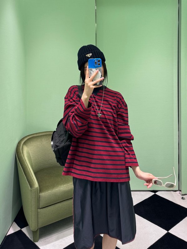 면 소재 스트라이프 V 넥 롱슬리브 티셔츠 001-255600