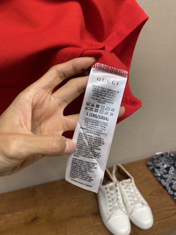 구찌 2026 신상 자수 프린트 반팔 티셔츠 001-255689