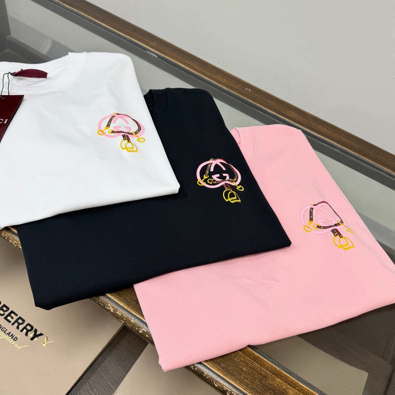 구찌 여름 신상 자수 로고 라운드넥 반팔 티셔츠 001-255800