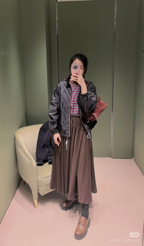 프라다 레트로 삼각 로고 끈 나일론 스탠드 칼라 자켓 001-256023