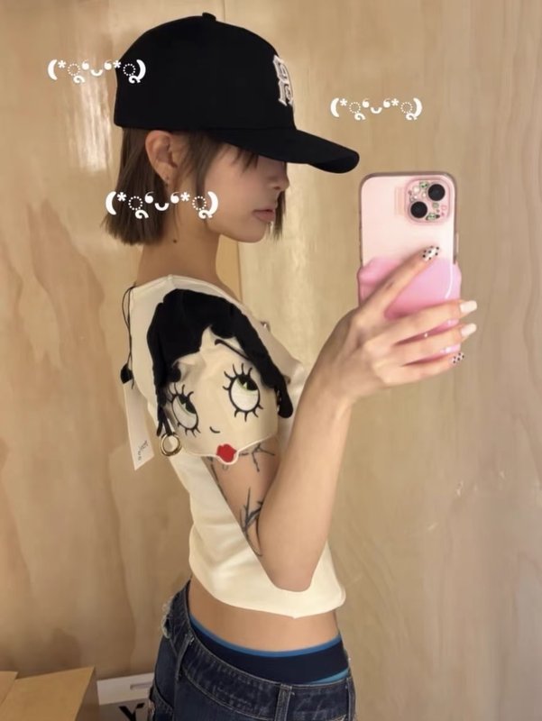 티 입체 패치 자수 반팔 티셔츠 001-256054