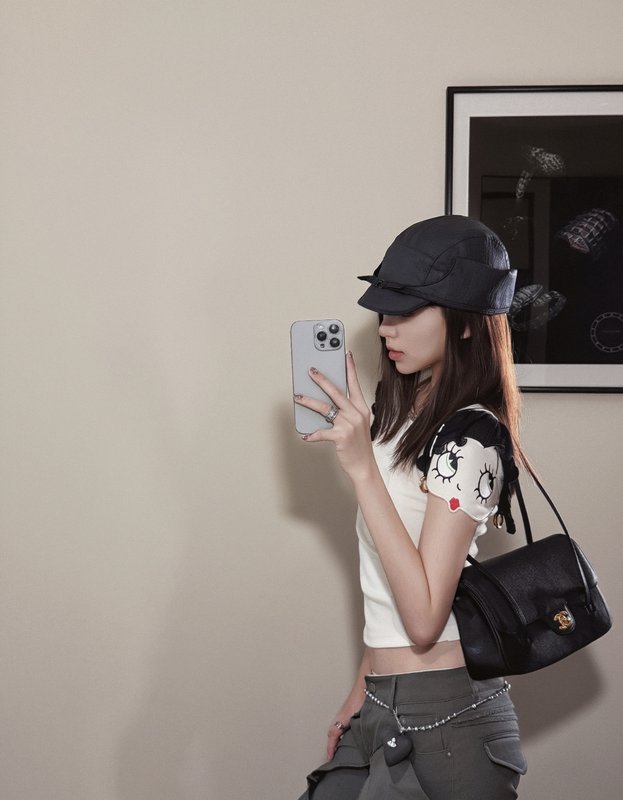 티 입체 패치 자수 반팔 티셔츠 001-256054