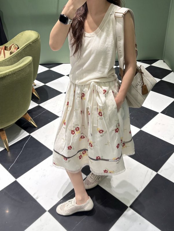 프라다 여름 플라워 레이스 스커트 001-256083
