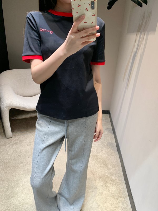 컬러 포인트 라운드넥 로고 프린트 반팔 티셔츠 001-256257