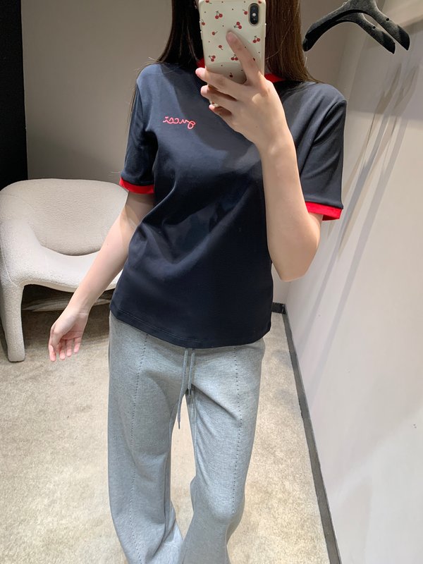 컬러 포인트 라운드넥 로고 프린트 반팔 티셔츠 001-256257