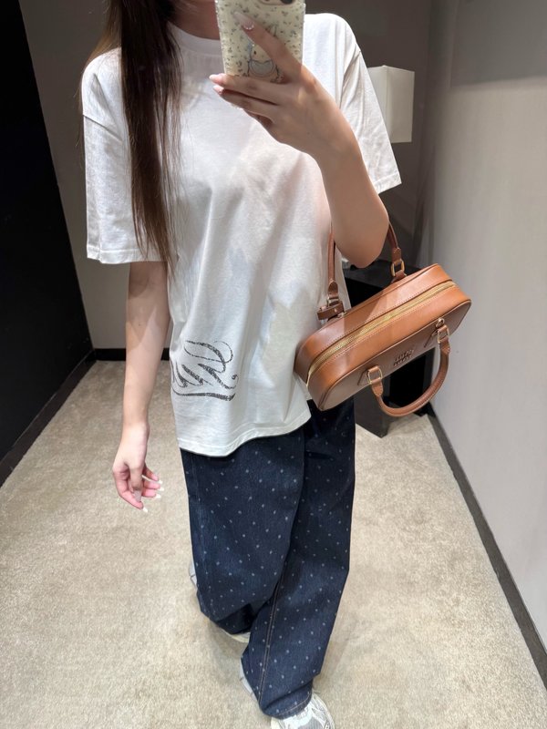 구찌 심플 레터 프린트 라운드넥 반팔 티셔츠 001-256319