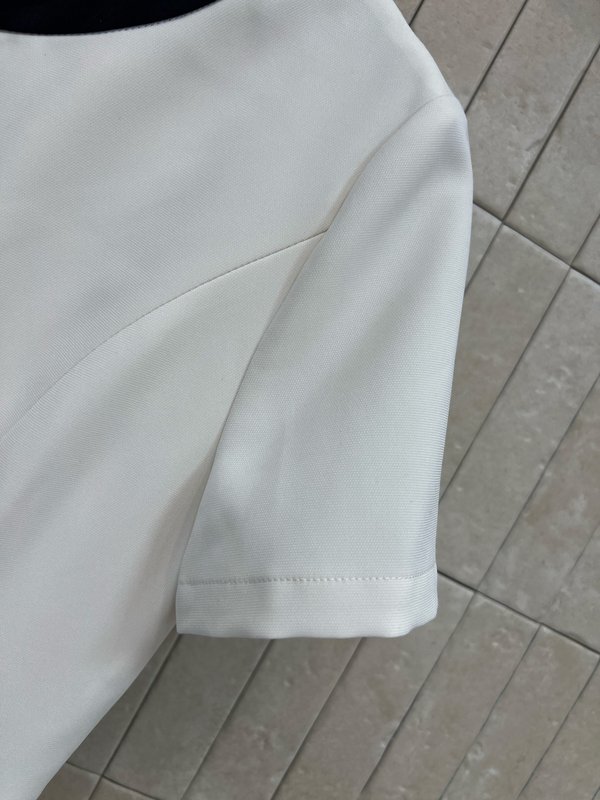 컬러 포인트 플리츠 원피스 001-256383