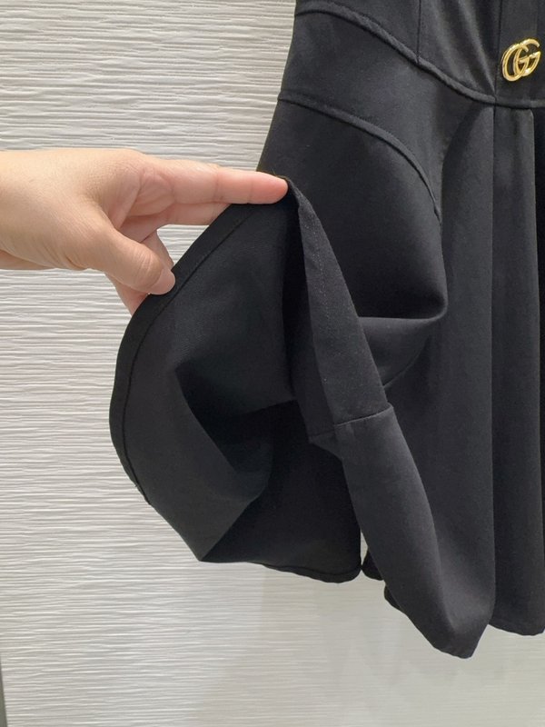 Guc 스타일 심플 우아한 민소매 원피스 001-256401