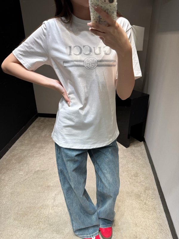 구찌 봄 신상 레터 프린트 라운드 티셔츠 001-256424