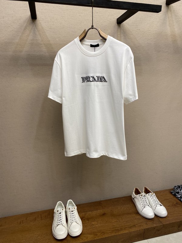 프라다 로고 프린트 코튼 반팔 티셔츠 001-256510