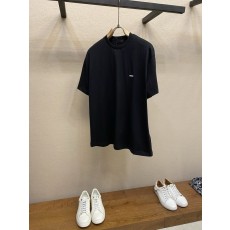 프라다 로고 자수 라운드넥 반팔 티셔츠 001-256514