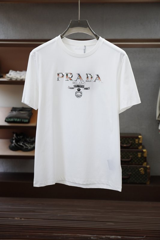 프라다 로고 프린트 라운드넥 반팔 티셔츠 001-256526