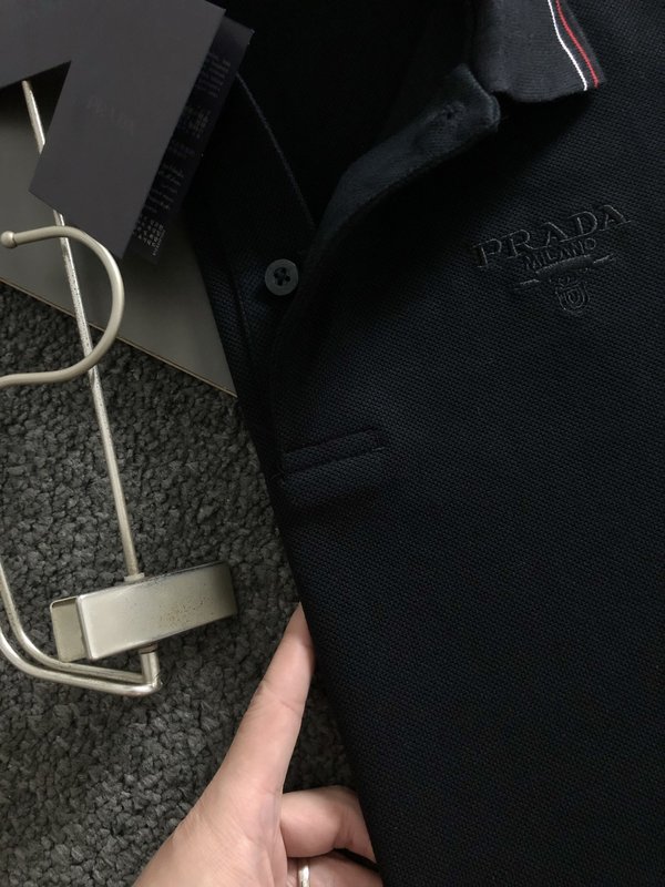 프라다 남성 레터 자수 반팔 티셔츠 001-256548