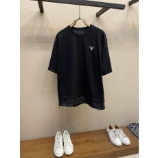 프라다 패치 로고 라운드넥 반팔 티셔츠 001-256677