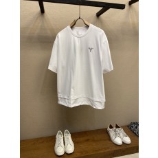 프라다 패치 로고 라운드넥 반팔 티셔츠 001-256679