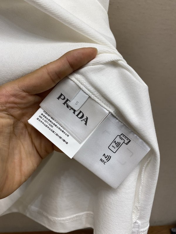 프라다 남성 피케 반팔 폴로 셔츠 001-256690