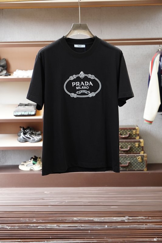 프라다 남성 코튼 라운드넥 반팔 티셔츠 001-256704