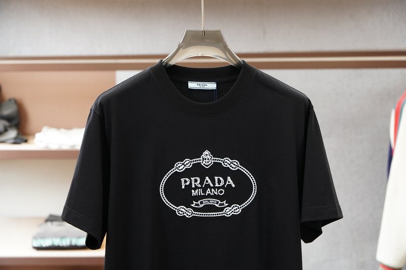 프라다 남성 코튼 라운드넥 반팔 티셔츠 001-256704