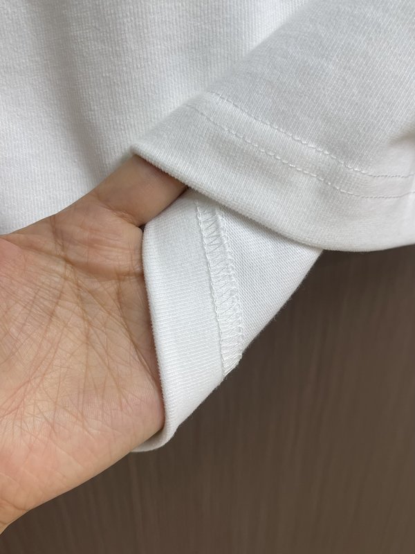 알렉산더왕 입체 프린팅 반팔 티셔츠 001-256810