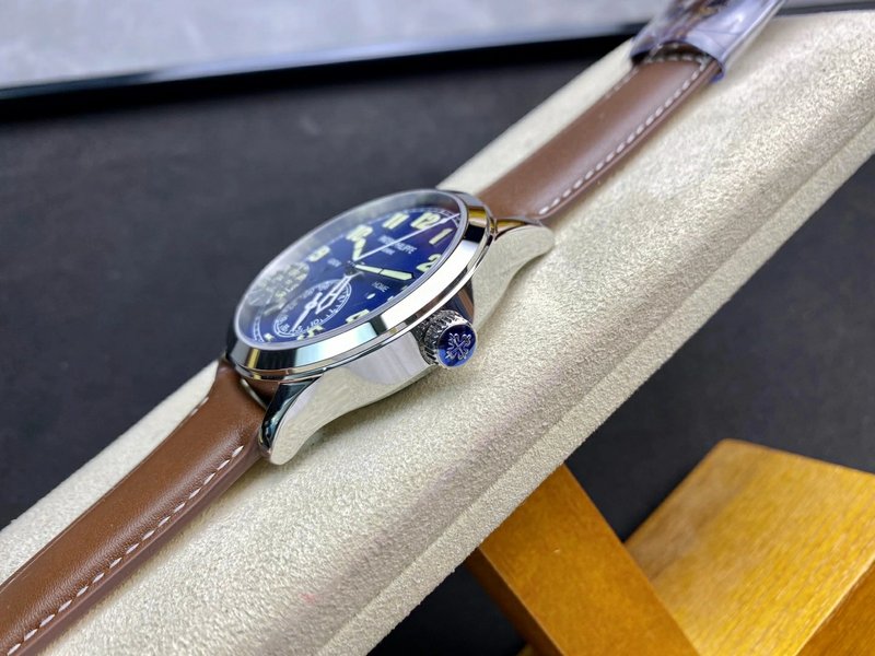 파텍 필립 칼라트라바 파일럿 트래블 타임 001-256898