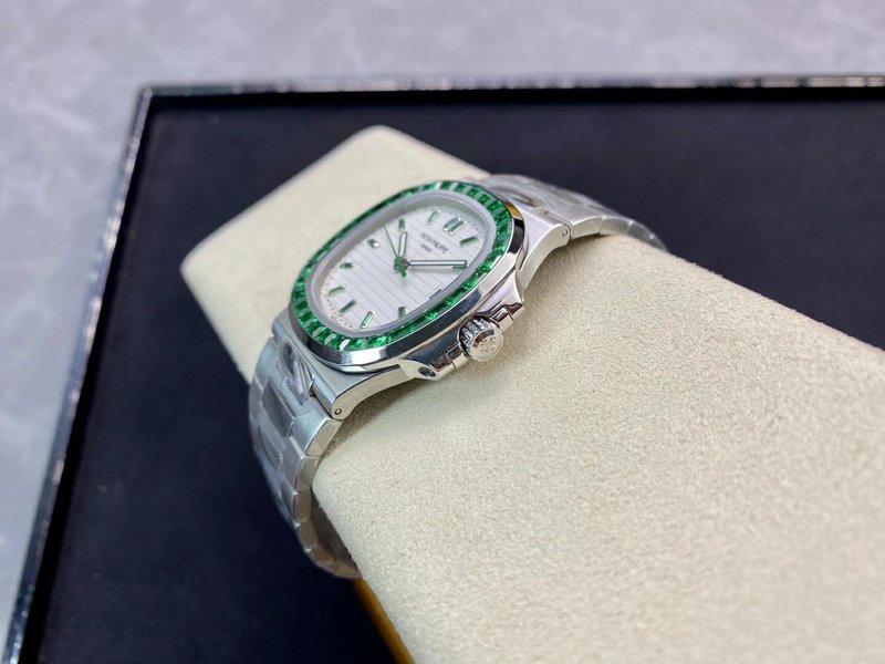 파텍 필립 나우틸러스 그린 다이얼 다이아몬드 틸 밴드 001-256916