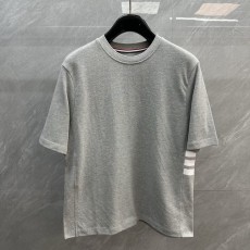톰브라운 사이드 4 바 로고 라운드 티셔츠 001-258735