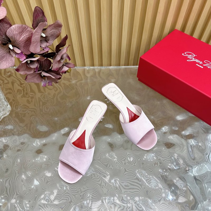 로저 비비에 크리스털 버클 하프 슬리퍼 001-258899
