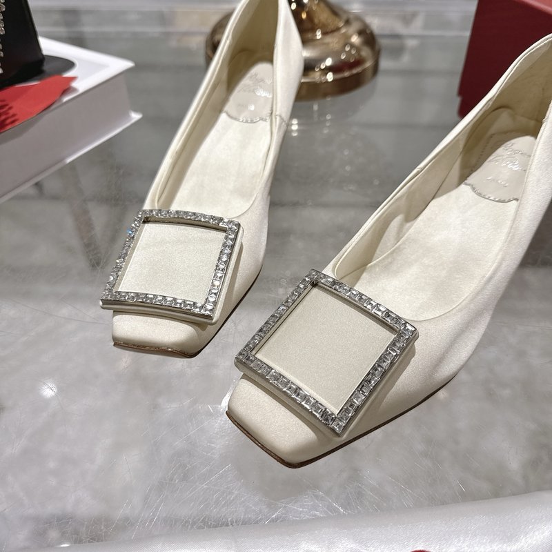 로저 비비에 실크 새틴 다이아몬드 버클 하이힐 001-258940