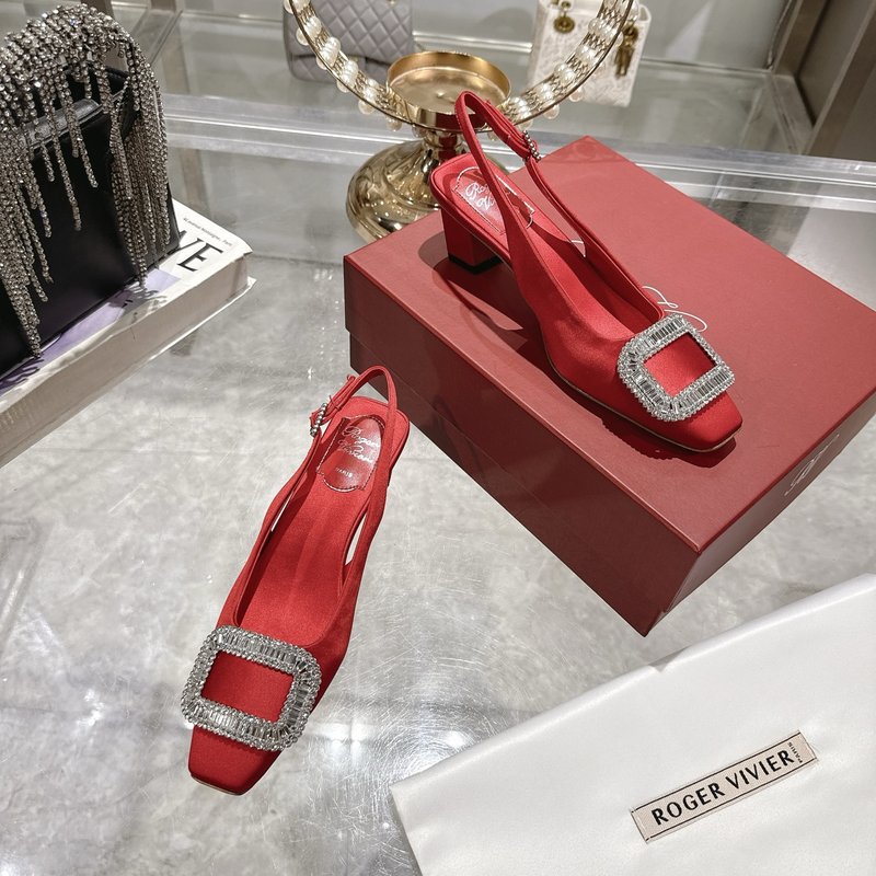로저 비비에 실크 새틴 크리스털 버클 하이힐 샌들 001-258950