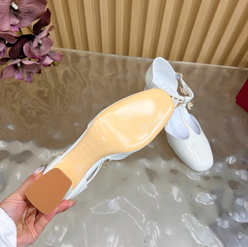 로저 비비에 클래식 체인 T 스트랩 힐 001-259087
