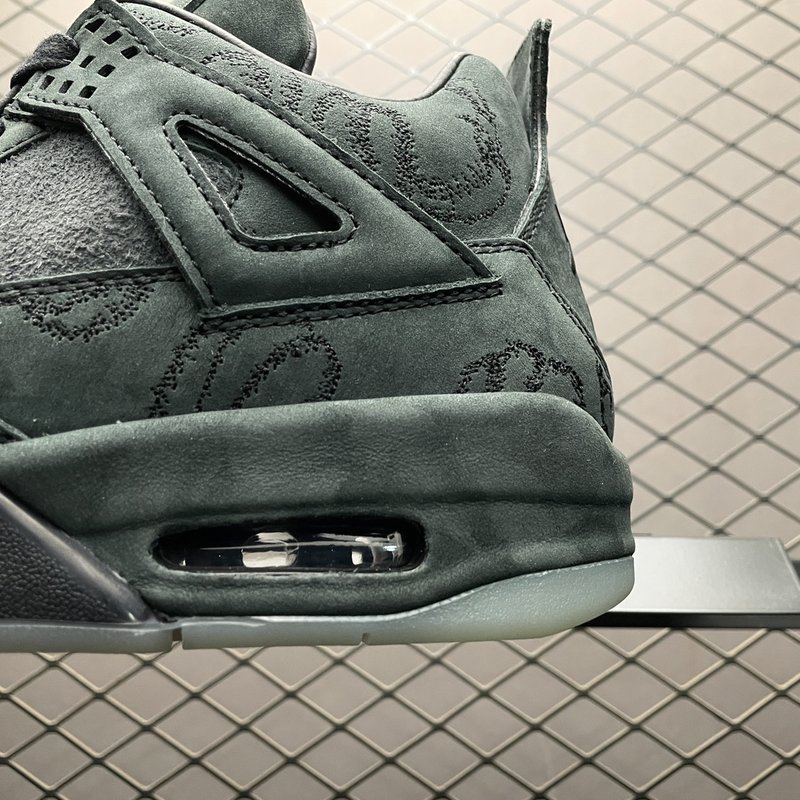 KAWS 콜라보 AJ4 블랙 스웨이드 남성 농구화 001-259443