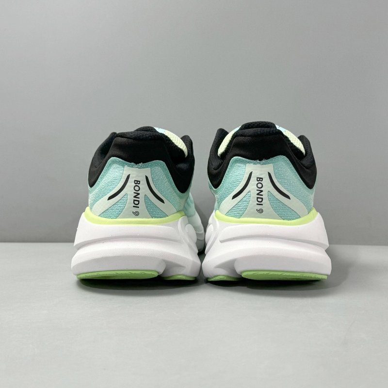 HOKA 본디 9 시리즈 로우탑 러닝화 001-259523