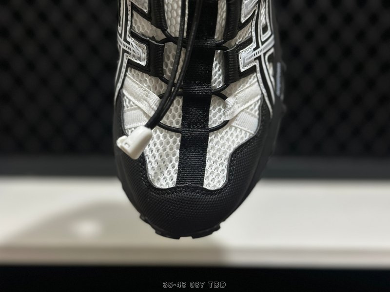 아식스 GEL-SONOMA 레트로 쿠션 프로드 러닝화 001-259547