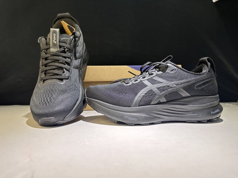 아식스 GEL-KAYANO 32 로우탑 러닝화 001-259573