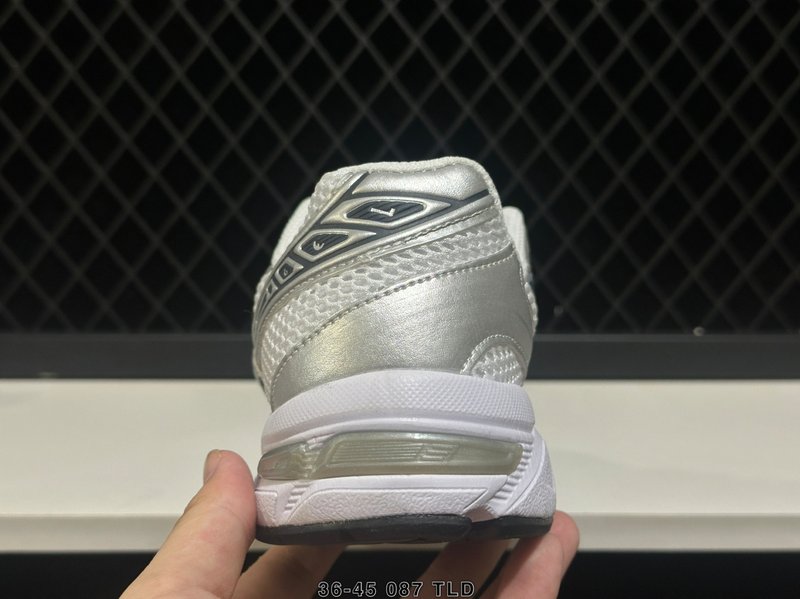 아식스 GEL-1130 레트로 쿠션 커플 운동화 001-259786