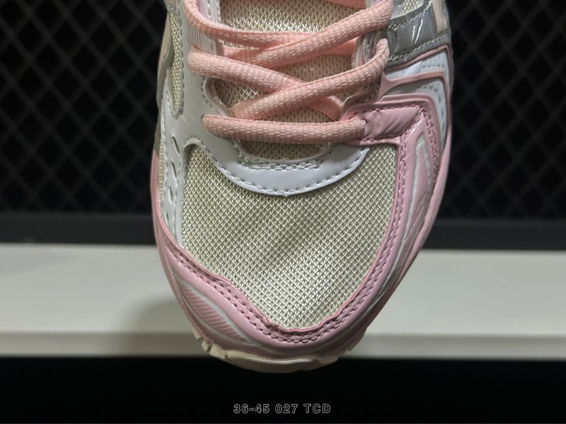 아식스 GEL-KAYANO 14 클래식 러닝화 001-259826