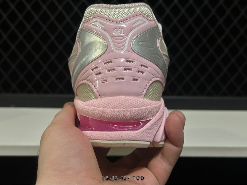 아식스 GEL-KAYANO 14 클래식 러닝화 001-259826