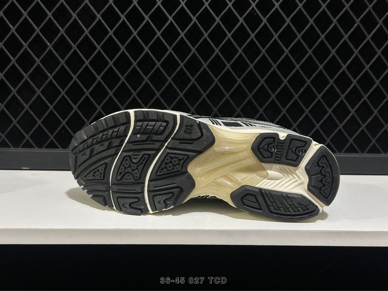 아식스 GEL-KAYANO 14 레트로 러닝화 001-259827