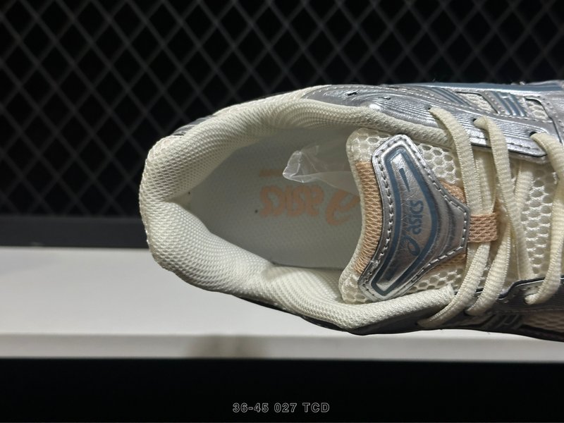아식스 GEL-KAYANO 14 클래식 러닝화 001-259830