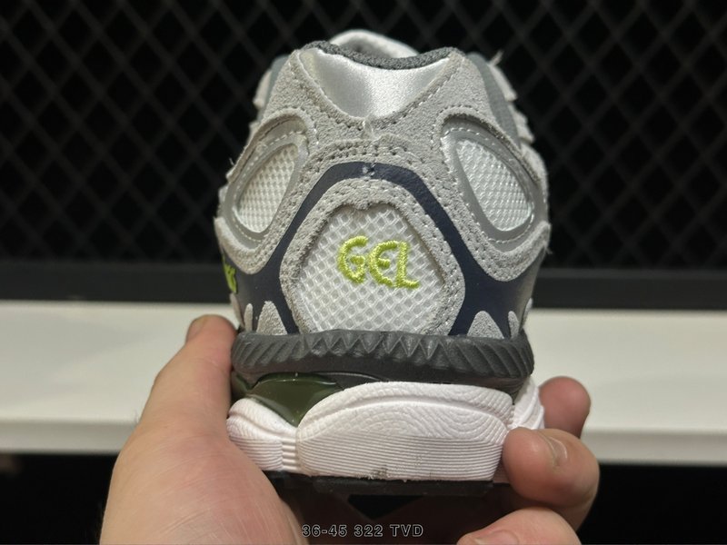 아식스 GEL-NYC 레트로 스포츠 캐주얼화 001-259831