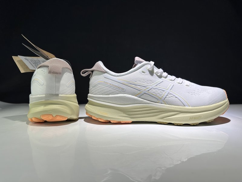 아식스 GEL-KAYANO 32 로우탑 러닝화 001-259851